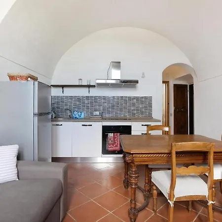 Agrifoglio - Palazzo Ravaschieri *