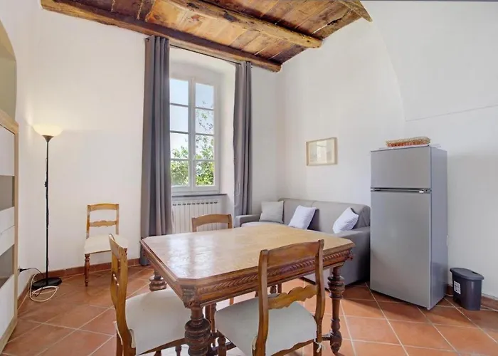 Agrifoglio - Palazzo Ravaschieri *