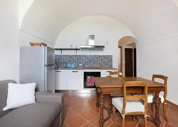 Agrifoglio - Palazzo Ravaschieri *